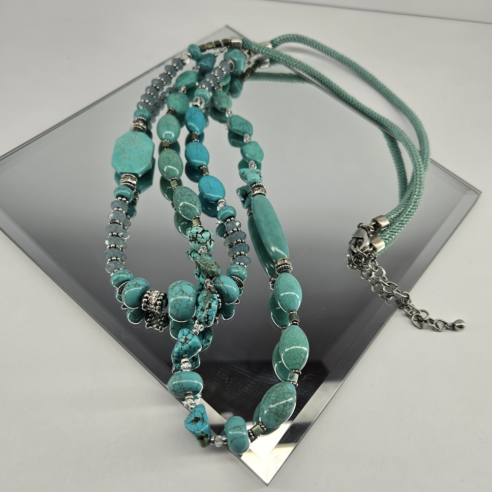 Turquoise Beaded Necklace